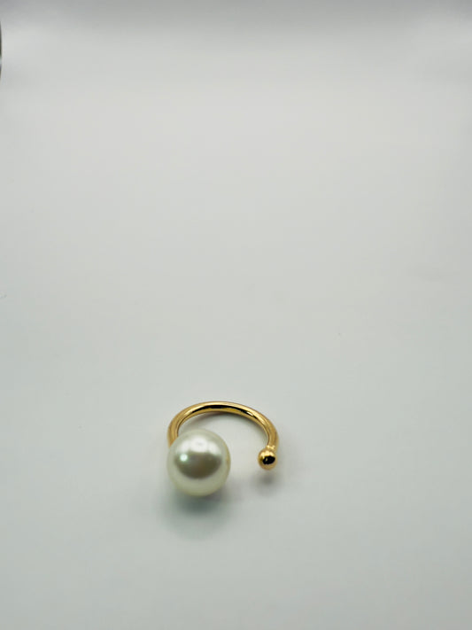 Pearl Orbit Ear Cuff